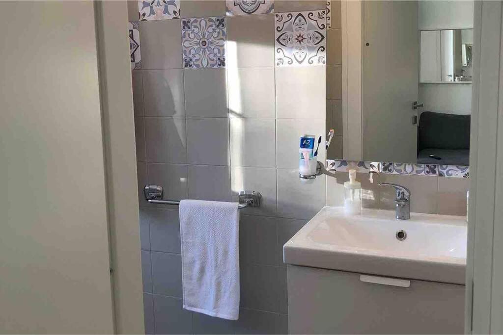 Design Moderno:monolocale Spazioso Vicino Metro M2 Appartement *