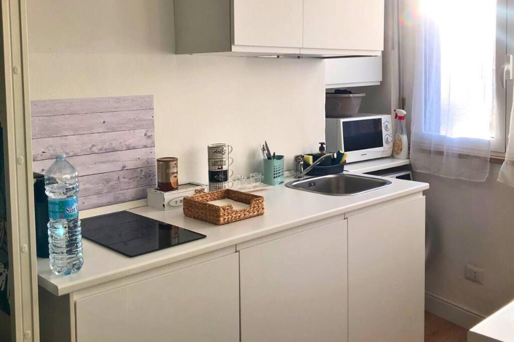 Appartement Design Moderno:monolocale Spazioso Vicino Metro M2
